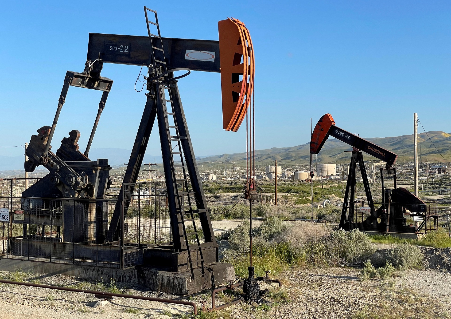 Petróleo Dispara em Alta Surpreendente: EUA e China Fomentam Esperança nas Negociações!