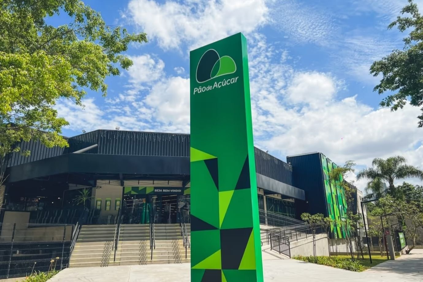 “PÃO DE AÇÚCAR SURPREENDE e INVESTE EM HOTEL PARA CONQUISTAR CLIENTE VIP!”