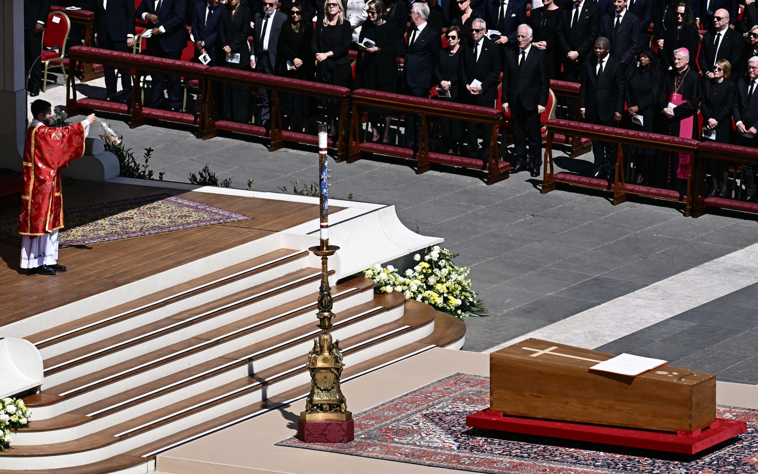 Desafios Implacáveis à Vista: O Que Espera o Novo Papa?