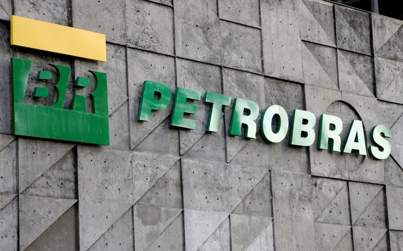 URGENTE: Petrobras SURPREENDE e DERRUBA Preço do Diesel em 4,7%! Confira o que isso significa!