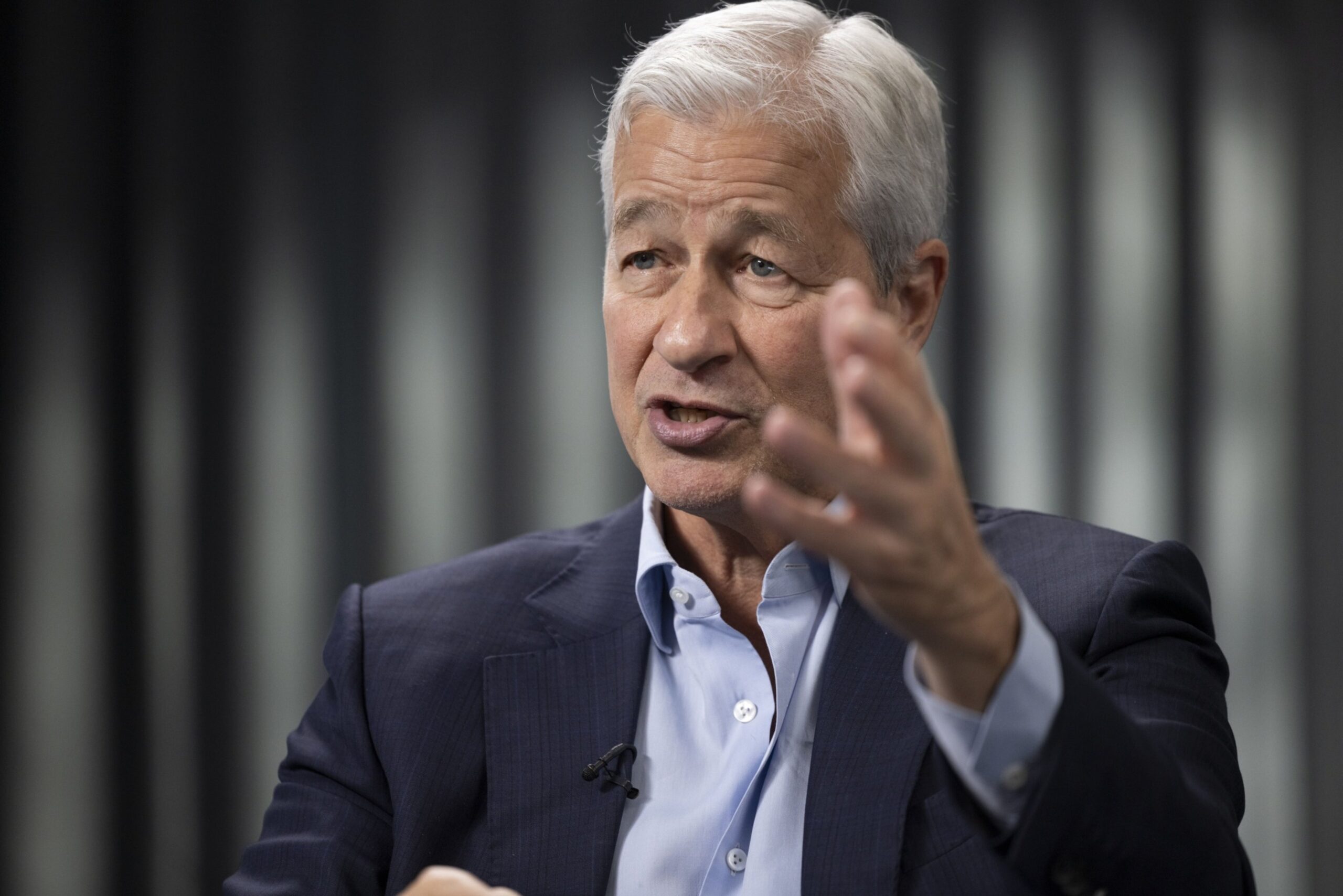 Jamie Dimon EXPLODE: Tarifas e BCs em XEQUE! Investidores em Complacência CHOCANTE!