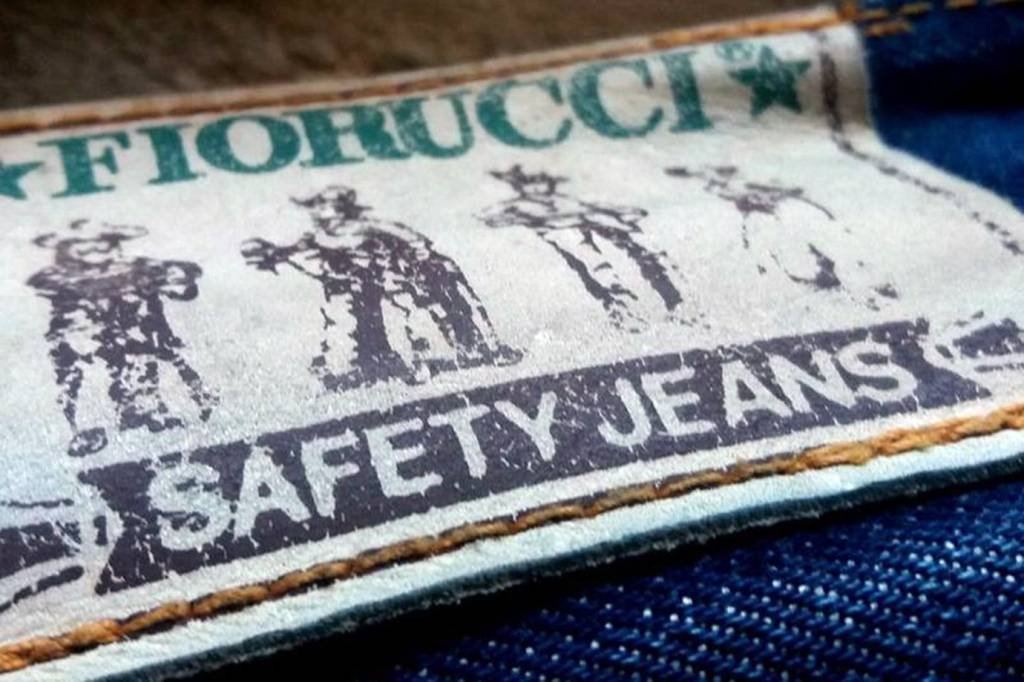 Marcas Icônicas dos Anos 90: O Bravo Retorno de Pakalolo, Fido Dido e Fiorucci!