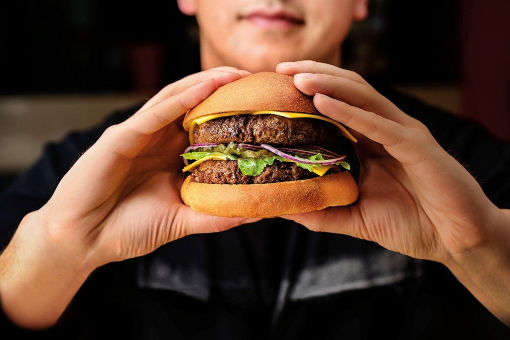 FUSÃO CHOCANTE: Marfrig e BRF Revolucionam o Mercado! Lula em Baixa e Leilão Ambiental Histórioco!