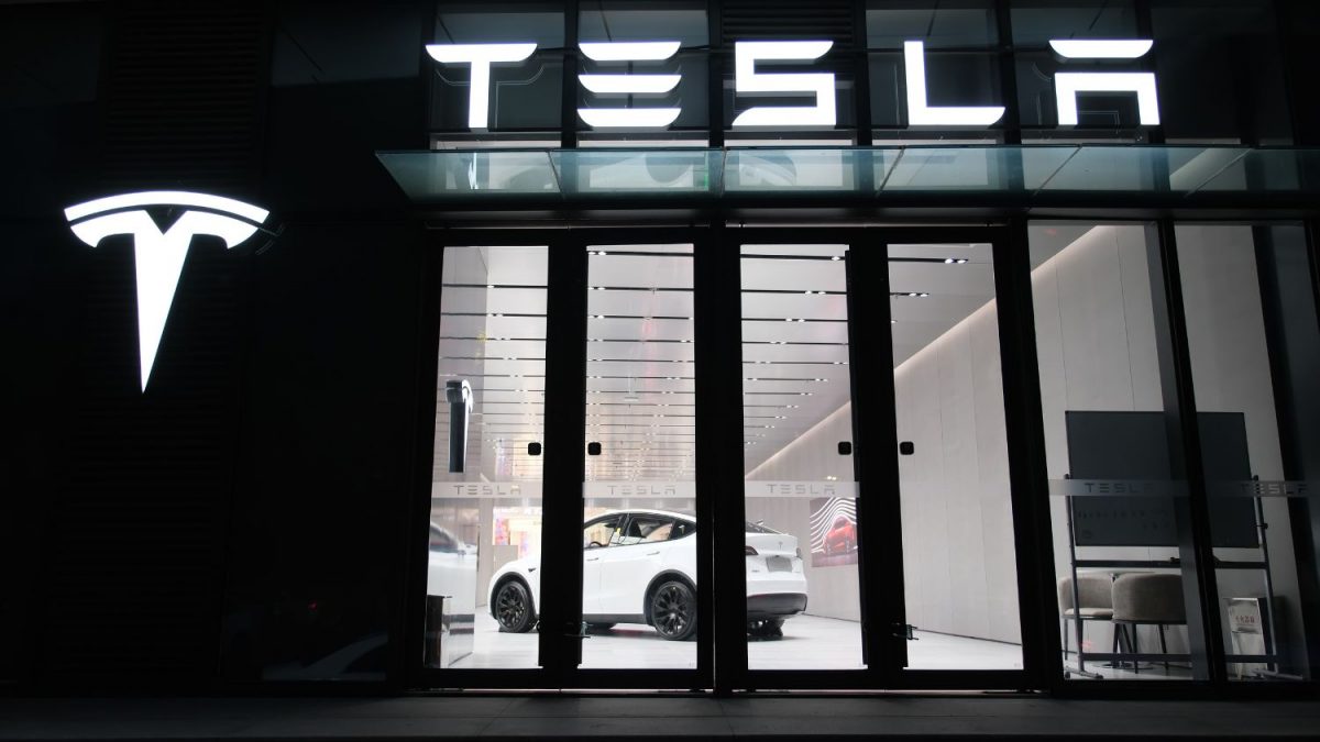 TAÍ A REVOLUÇÃO: TESLA TESTA CARRO AUTÔNOMO DO MUSK PARA ENTREGA EM JUNHO!