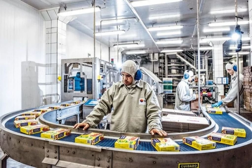 Giro do Dia: Marfrig Lança Oferta Surpreendente por BRF, BB Deixa Investidores em Pânico e Buffett Abandona Nubank!