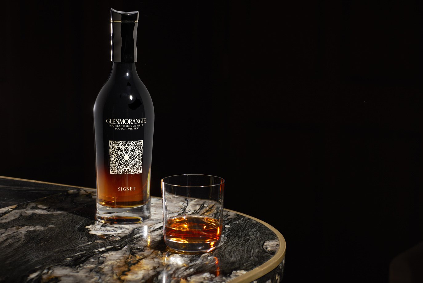 CHEGOU AO BRASIL: O UÍSQUE GLENMORANGIE SIGNET QUE VAI TRANSFORMAR SEU PALADAR COM CAFÉ E CHOCOLATE!