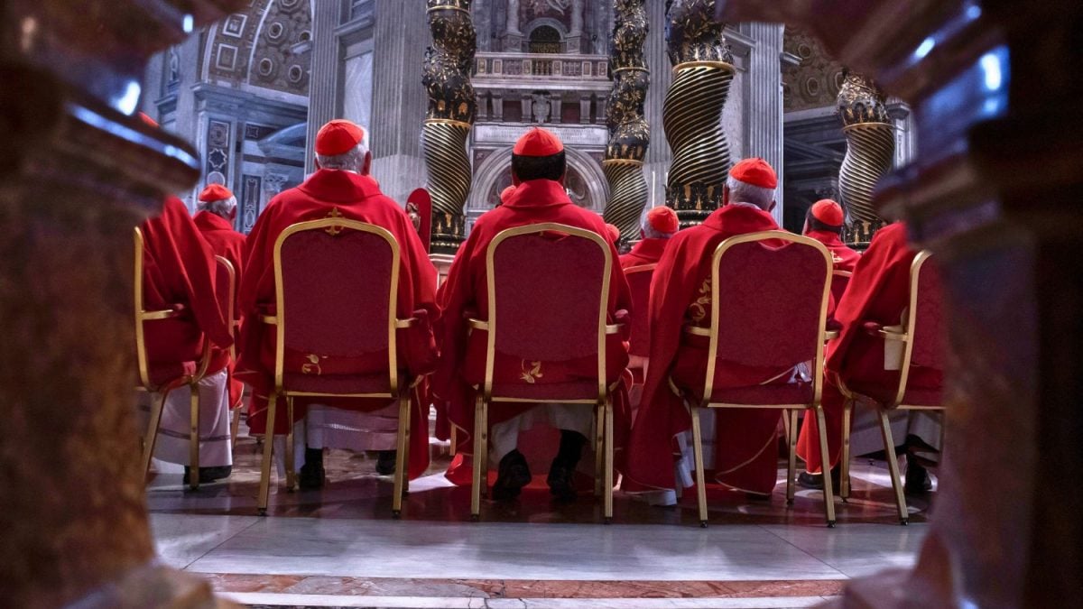 Segredos Sórdidos: O Banquete Misterioso dos Cardeais que Decidirão o Futuro do Vaticano!
