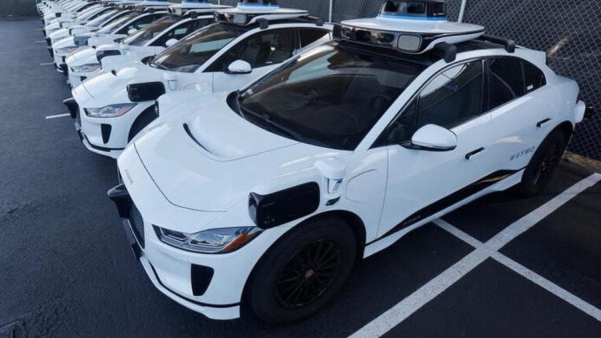 Waymo Enlouquece: 1.200 Carros Autônomos em Perigo Após CHOQUES Surpreendentes!