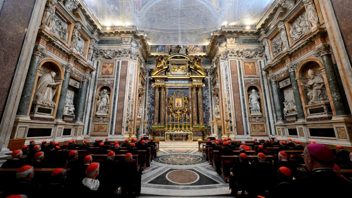 Cardeais em Pesadelo: Conclave Revolucionário Chega a Roma!