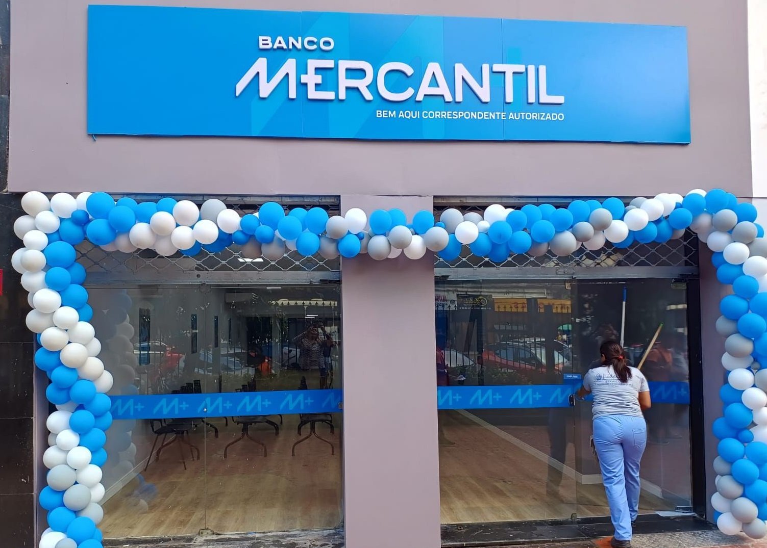 Banco Mercantil Renasce! Investimento Milionário em Agências Físicas para Conquistar a Melhor Idade!